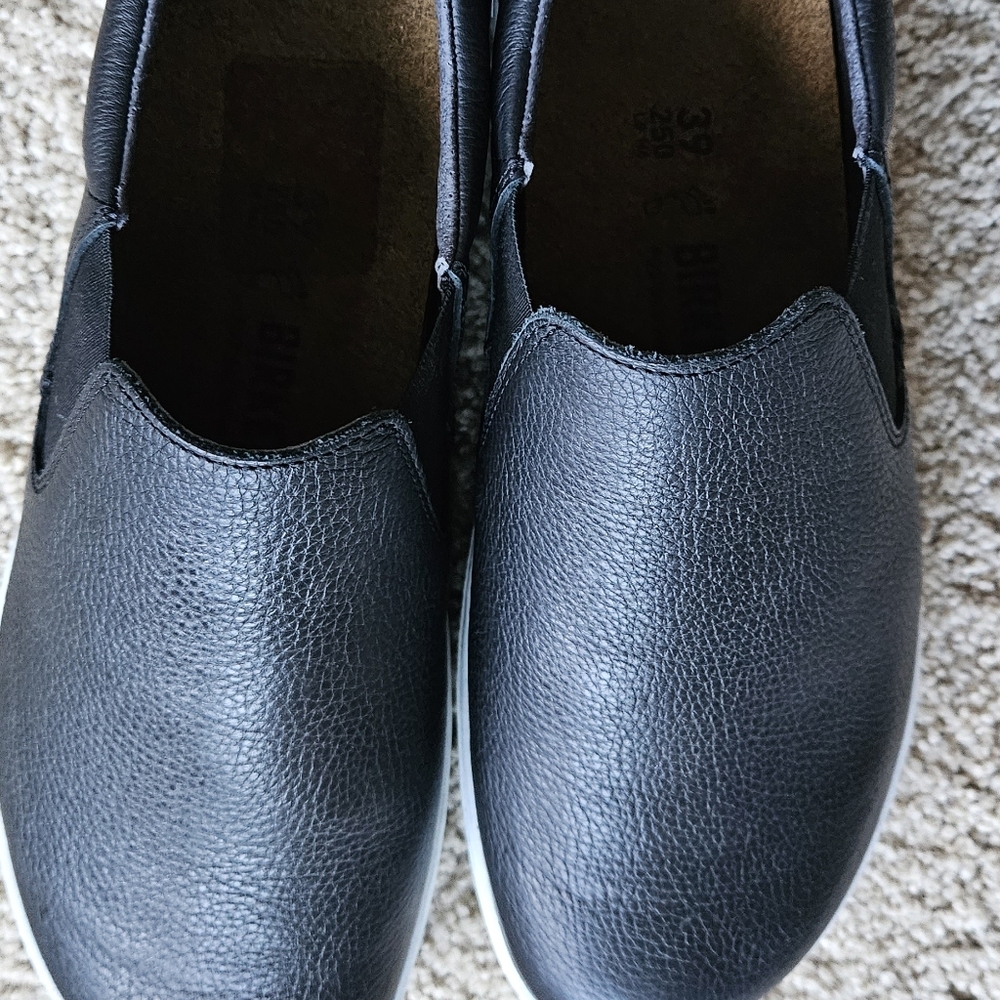 Shoes - Picture 2 of 4